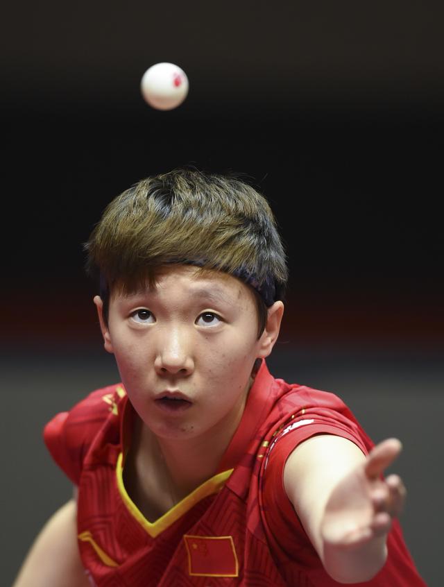 巴西2-0塞内加尔，埃斯特旺、卡塞米罗破门，库尼亚两度中框（巴西2-0胜塞内加尔：埃斯特旺、卡塞米罗建功，库尼亚两次中柱）